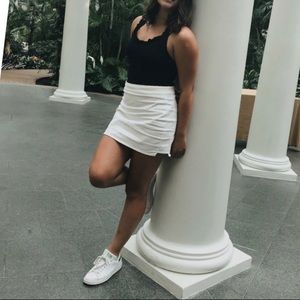 FOREVER 21 BASIC WHITE MINI-SKIRT